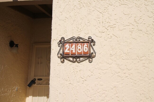 Foto del edificio - 2486 N Ironwood Ridge Dr