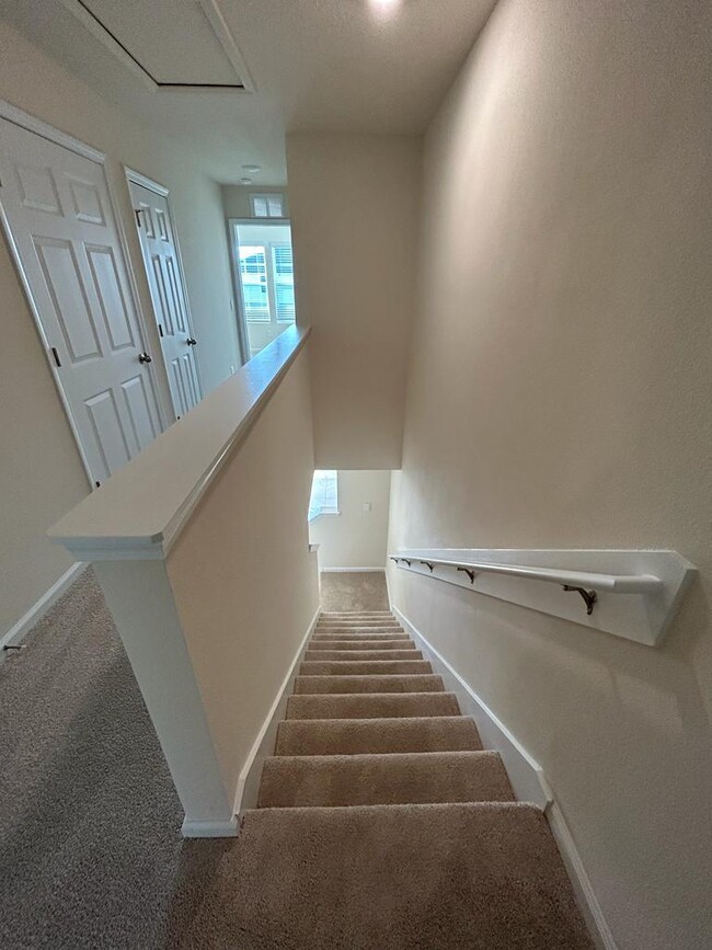 Building Photo - 96 Whispering Brk Dr