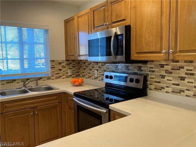 Foto del edificio - 9430 Ivy Brook Run