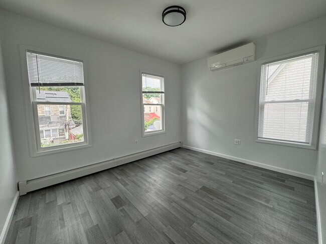 Building Photo - 17338 82nd Ave