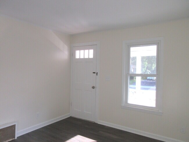 Building Photo - 19 2nd Ave