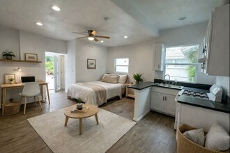 Building Photo - 555 N La Cadena Dr