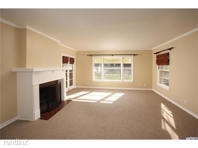 Building Photo - 2810 Saint James Pl