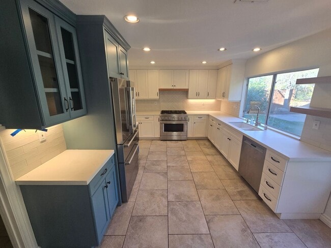 Building Photo - 4 Bedroom House in Penasquitos - 1 Bedroom/Bathroom Downstairs