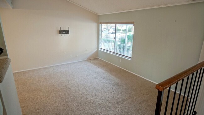 Foto del edificio - Updated 4-Bedroom Home with Community Amen...