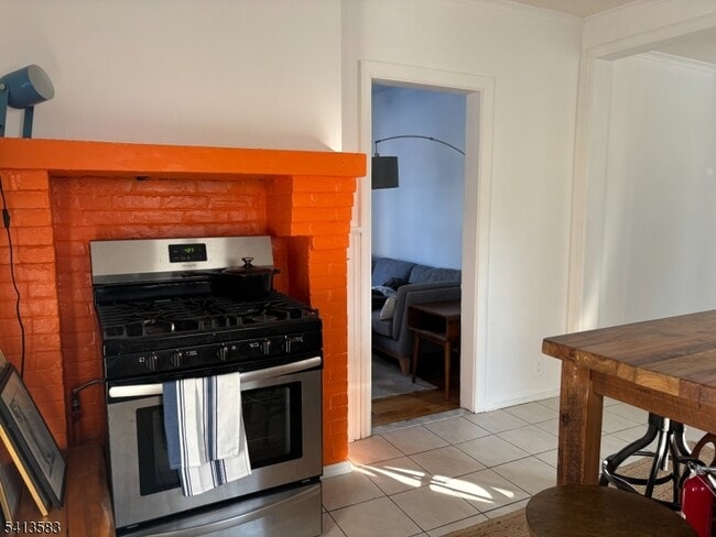 Building Photo - 32 Pitt St