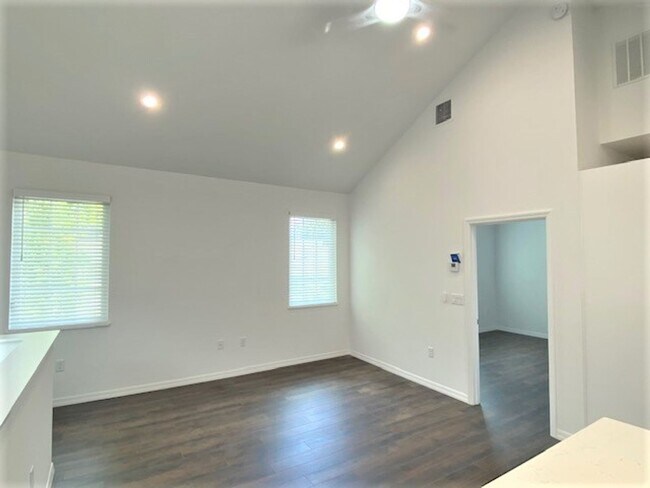 Foto del edificio - 1 Bedroom 1 Bath Garage apartment with attached 1 car garage