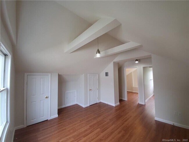Building Photo - 170 Brookfield Ave