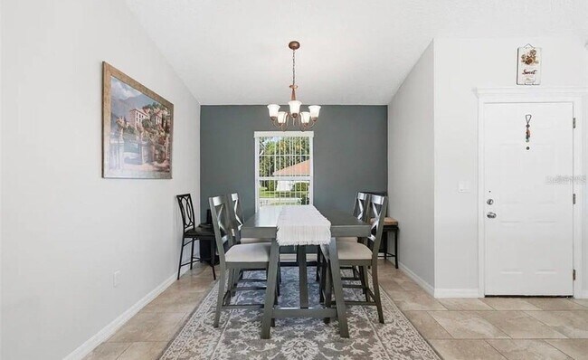 Foto del edificio - 24 Radcliffe Dr