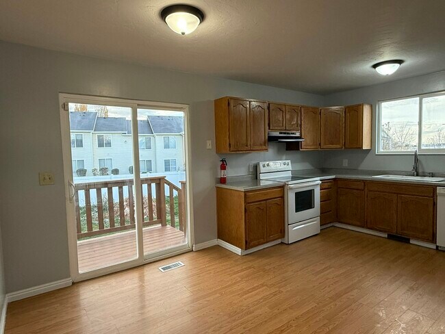 Foto del edificio - 3556 S 8150 W