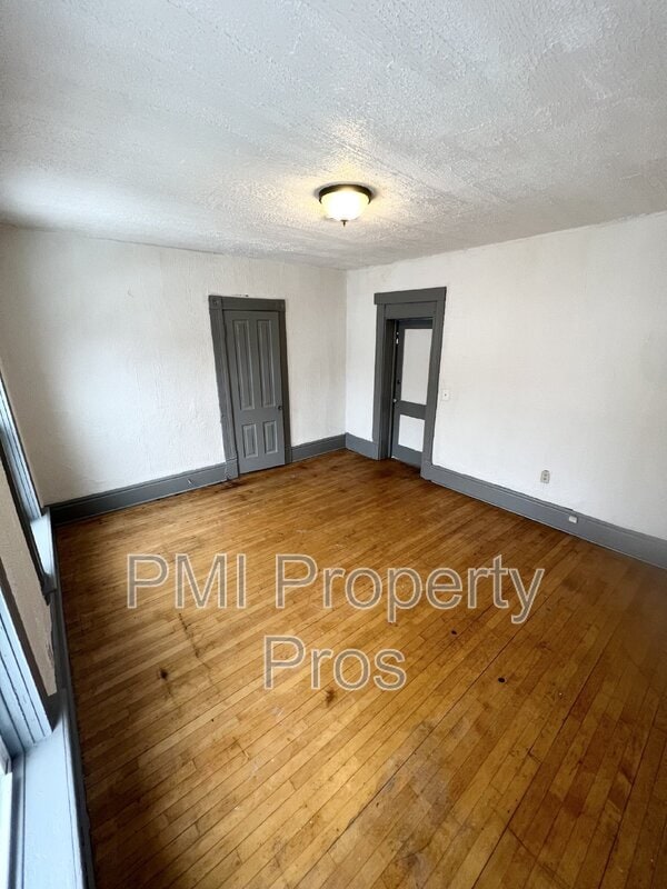 Building Photo - 1237 N 24th St