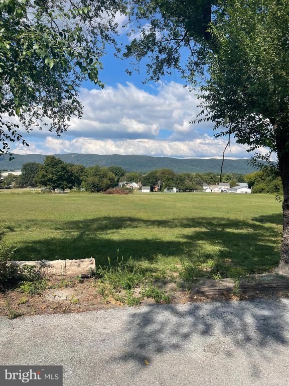 Foto del edificio - 104 Linden Ln