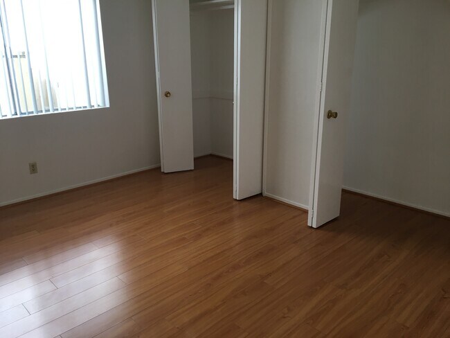 Foto del edificio - 3222 Fairesta St