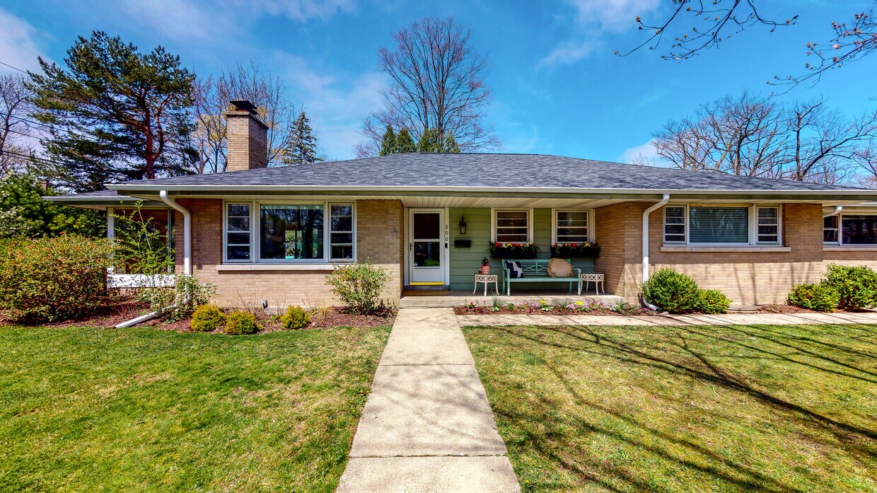 900 Juniper Rd, Glenview, IL 60025 House Rental in Glenview, IL