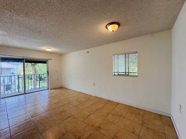 Foto del edificio - 1068 Benoist Farms Rd