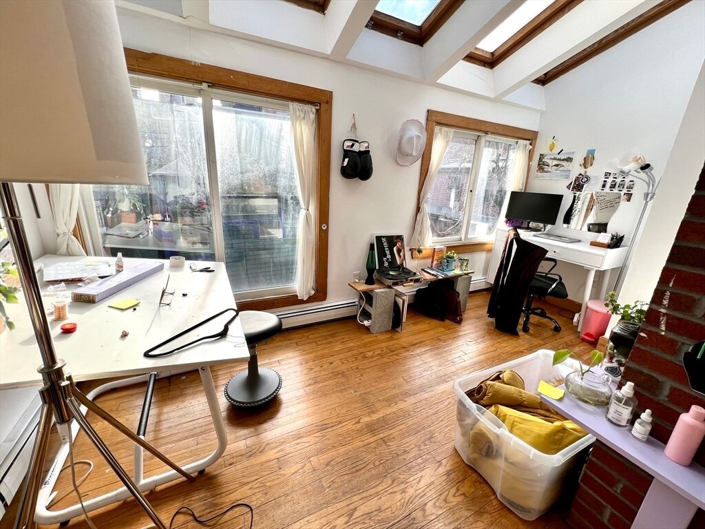 Primary Photo - 2 Inman Pl