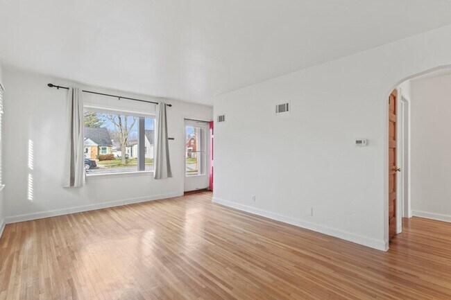 Foto del edificio - 3034 N 80th St