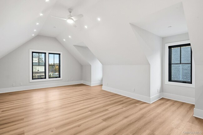 Foto del edificio - 34 Clinton Ave