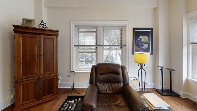 Building Photo - 1401 Beacon St