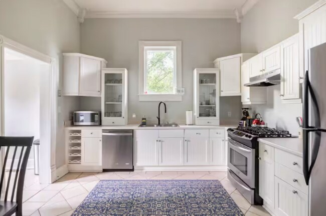 Building Photo - Beautiful Furnished 3 Bedroom Shelby Ave Home in East Nashville