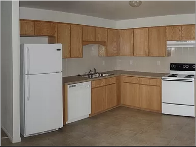 Cocina - 400 W Dale Ave