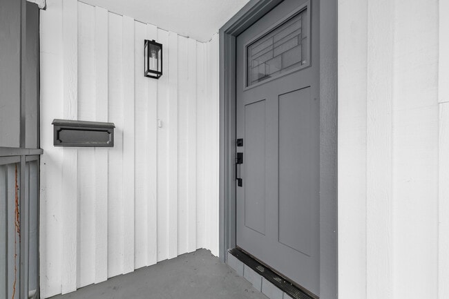 Building Photo - 6921 Bluebell Ave