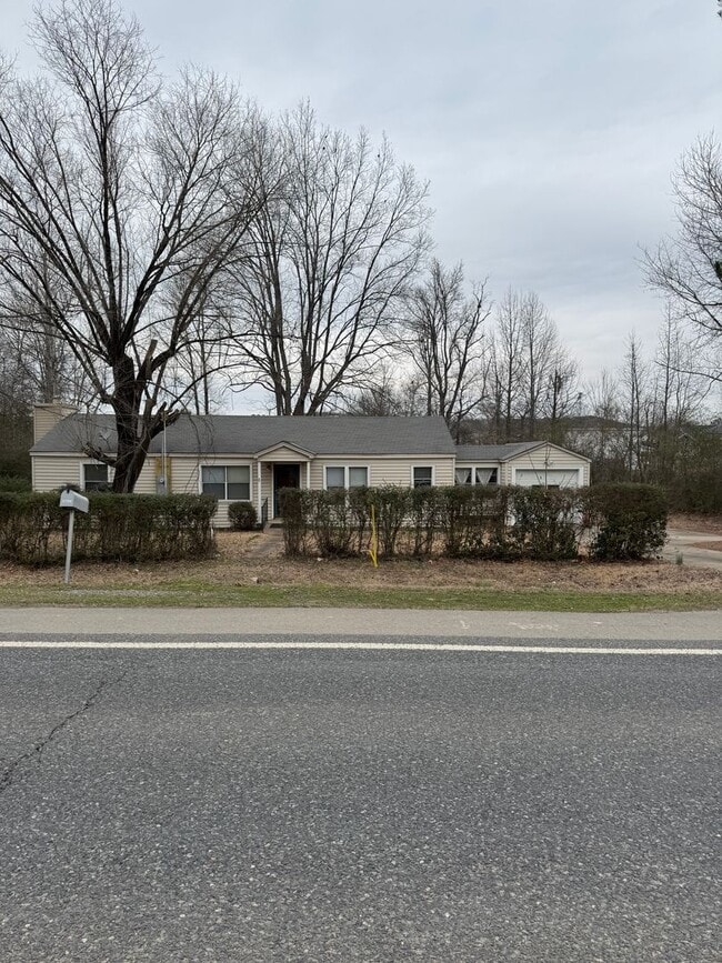 Building Photo - 2706 Edison Ave