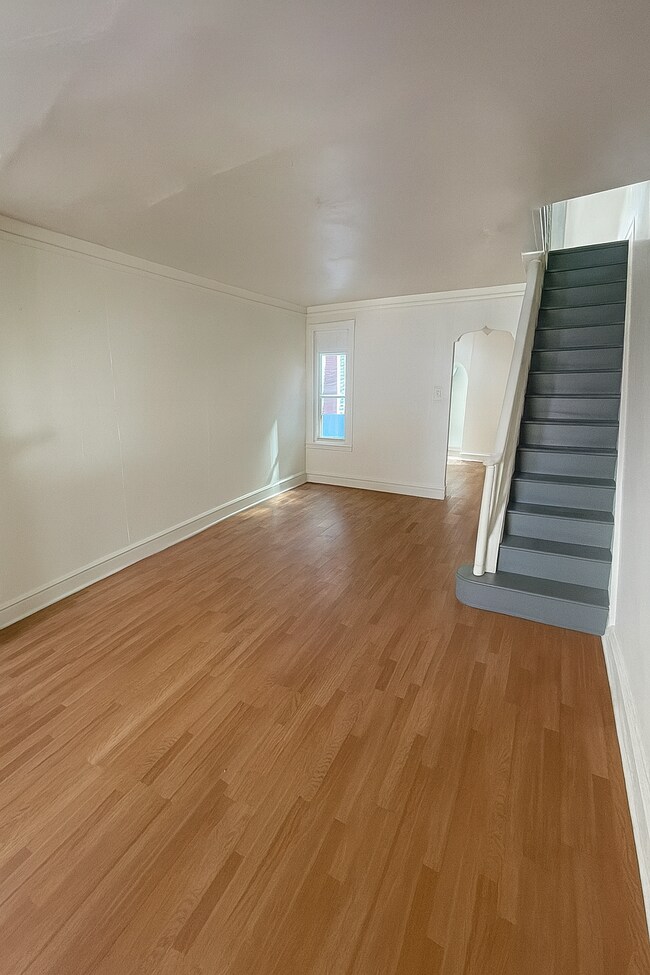 Photo - 128 W Wishart St House