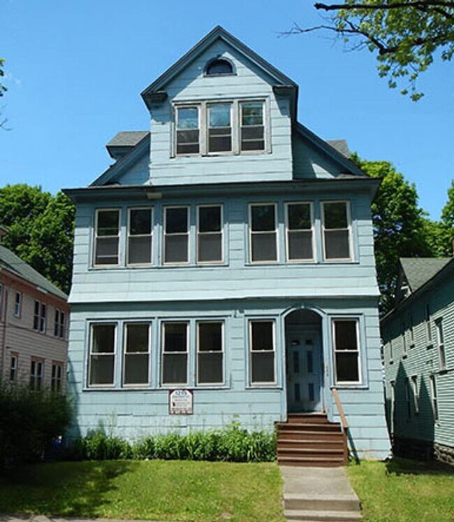 Building Photo - 1215 Madison St