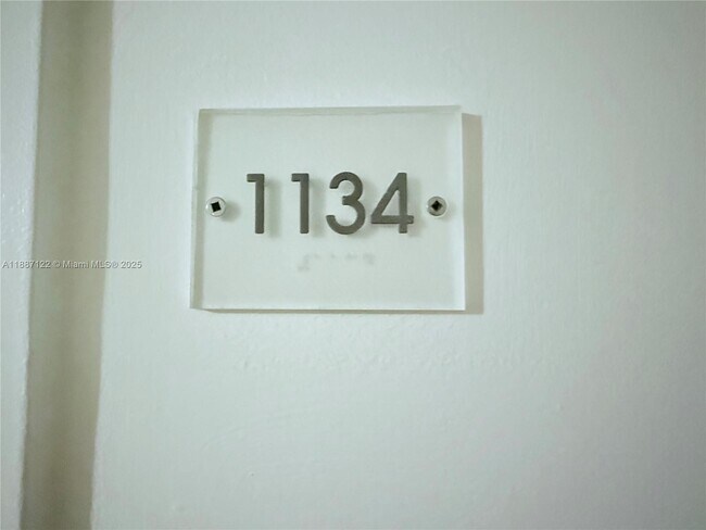 Foto del edificio - 690 SW 1st Ct