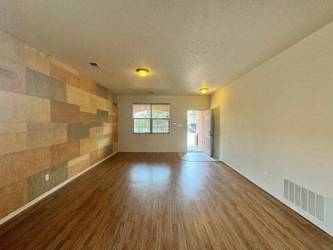 Building Photo - 520 Rain Lily Rd SW