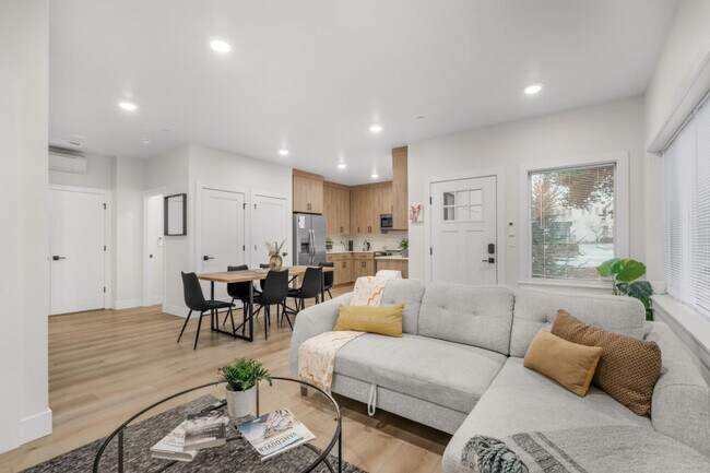 Foto del edificio - 3505 NE Creston Ave