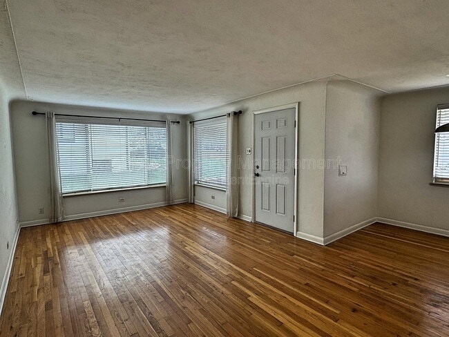 Foto del edificio - 646 S Canosa Ct