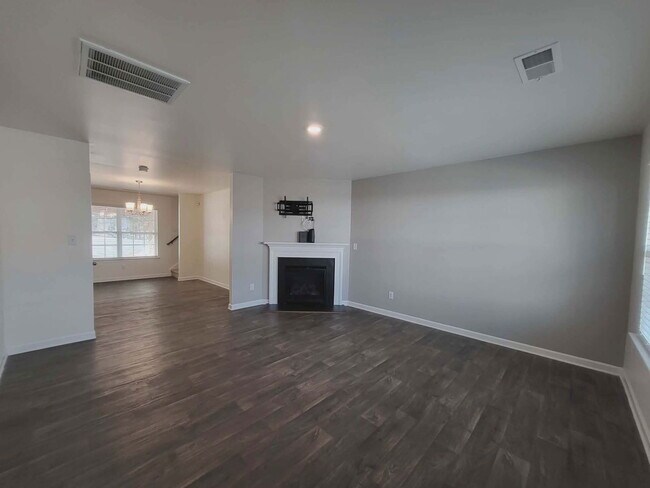 Foto del edificio - 13403 Michael Lynn Rd