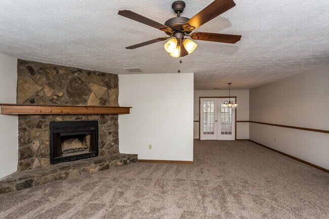 Building Photo - 295 Summertown Dr