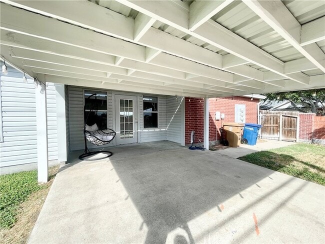 Building Photo - 5026 Yorktown Blvd