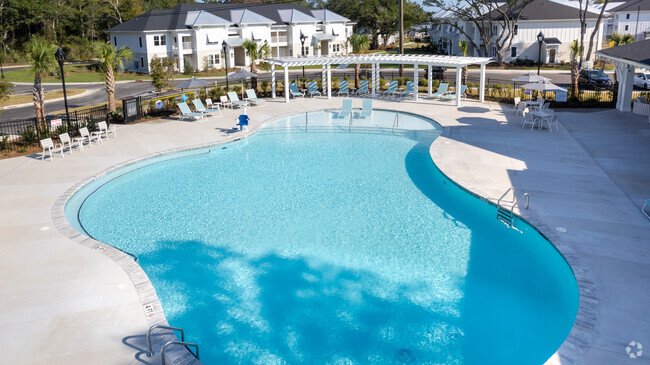 Área de piscina - Beaumont Oaks at Porters Neck Apartments &...