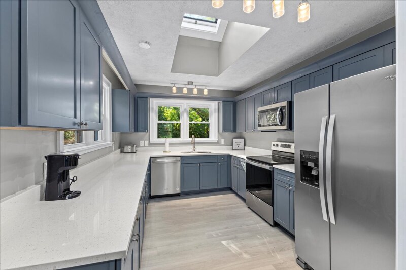 Foto principal - 350 Hill Park Dr