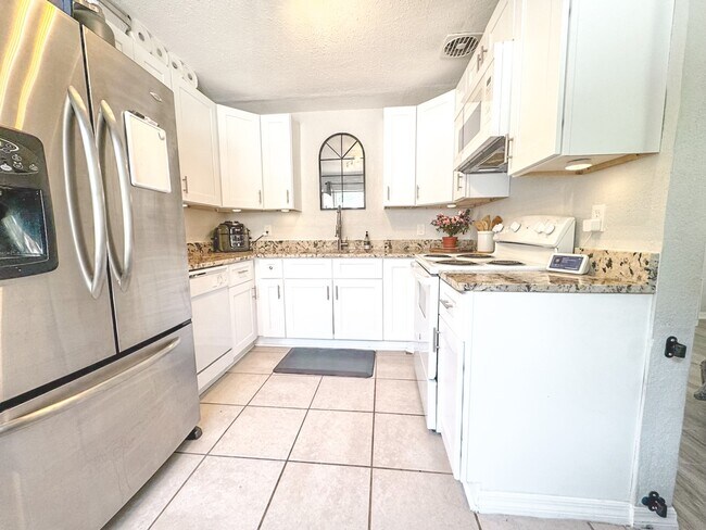 Foto del edificio - 4042 39th Ave N