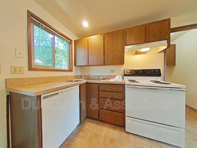 Foto del edificio - 1465 NW Division St