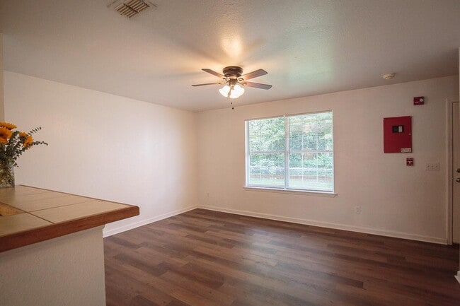 Photo - 726 W Georgia St Apartment