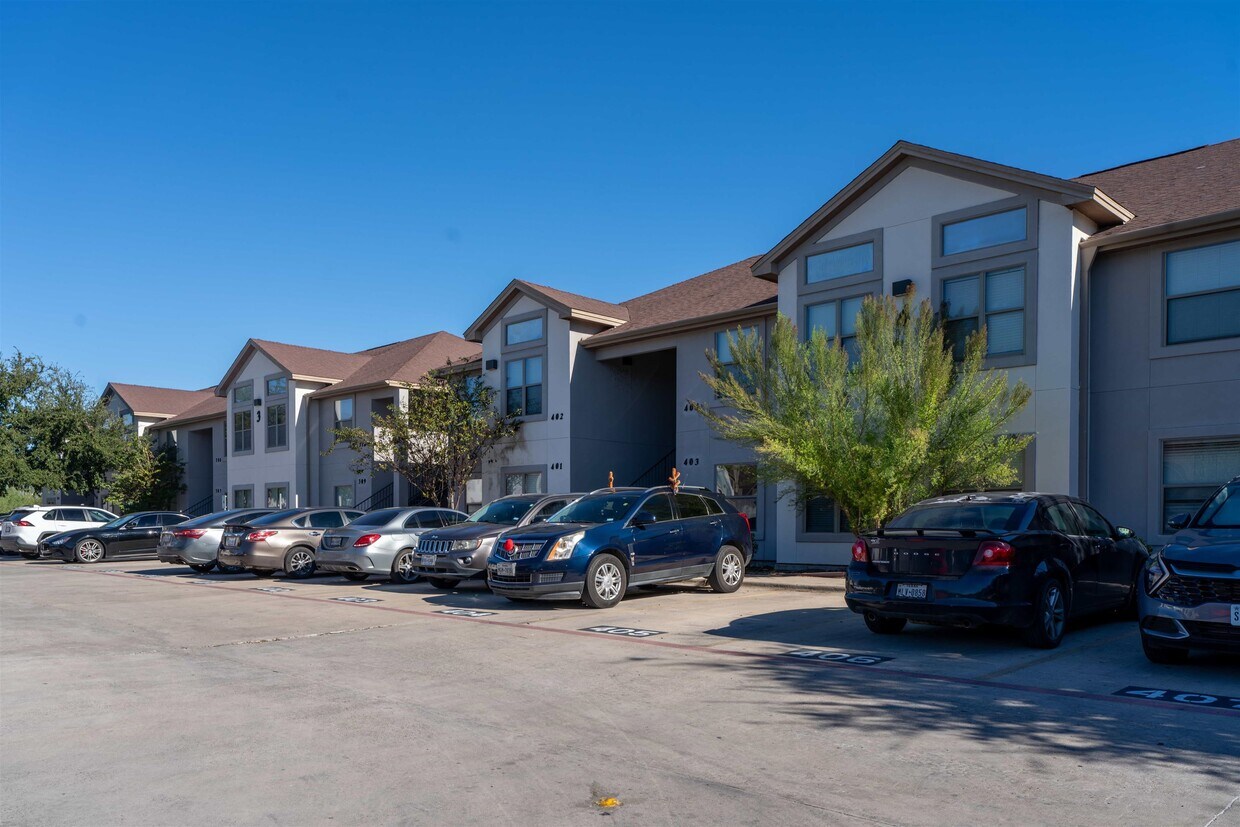 Foto principal - 7607 King Arthurs Ct