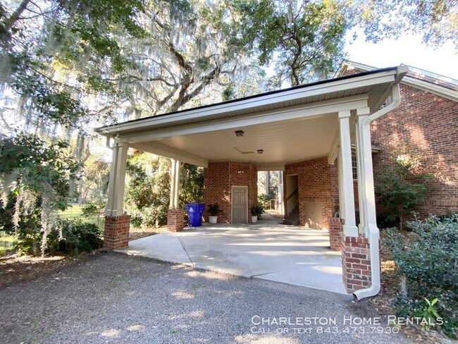 Foto del edificio - 344 Coinbow Dr