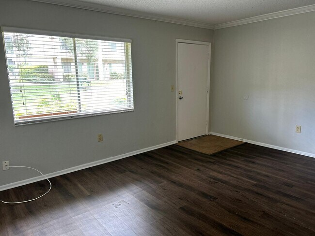 Foto del edificio - 126 Blue Pointe Way