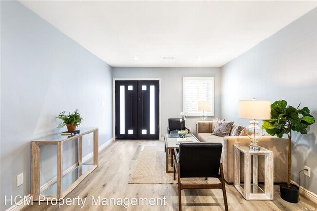 Foto del edificio - 4 br, 3 bath House - 4752 Fidler Ave