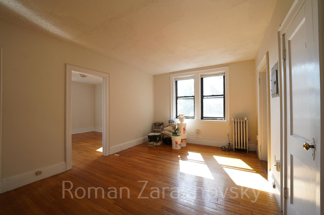 Primary Photo - 429 Broadway