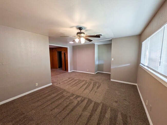Foto del edificio - 3265 East Dr