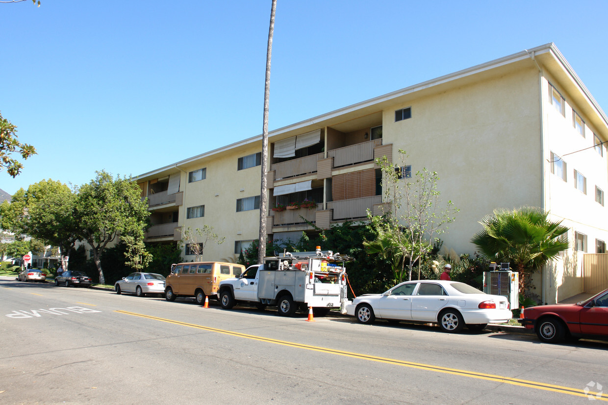 Building Photo - The Dryden