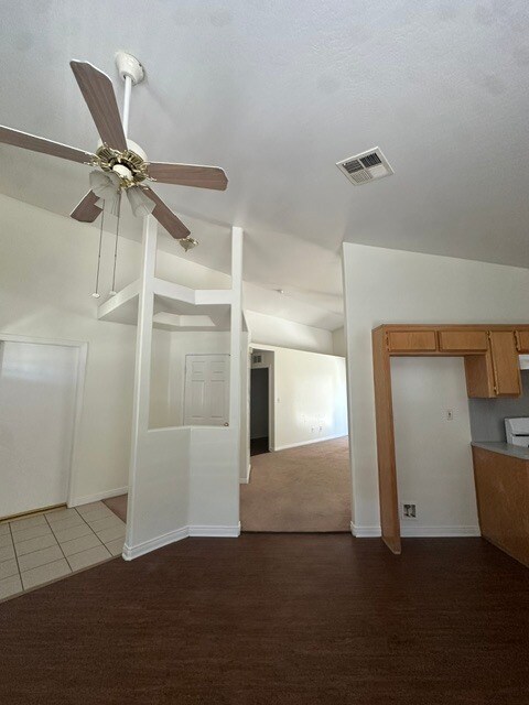 Foto del edificio - 4204 Serene Oak Dr