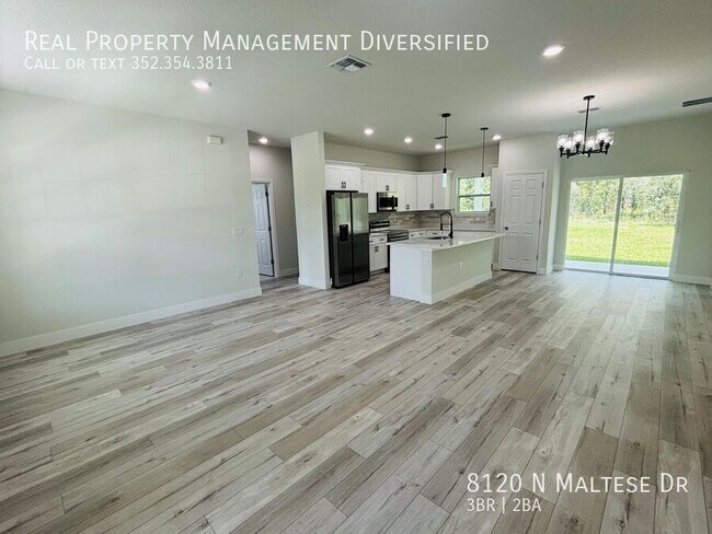 Foto del edificio - 8120 N Maltese Dr
